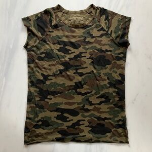 New w/tags Nili Lotan Sleveless Camo Tee L